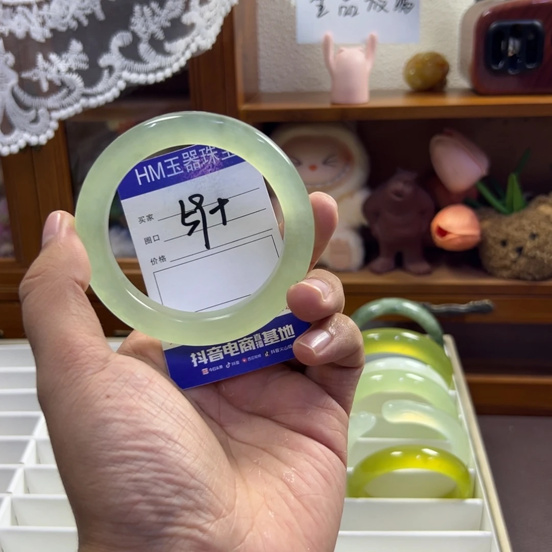蛇纹石玉未镶嵌手镯388