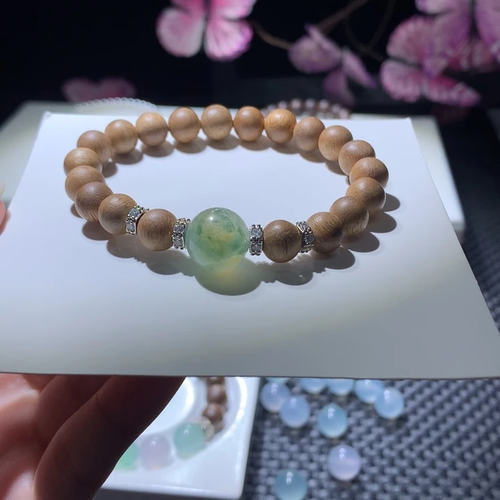 翡翠散珠天然缅A三彩花卡12.7