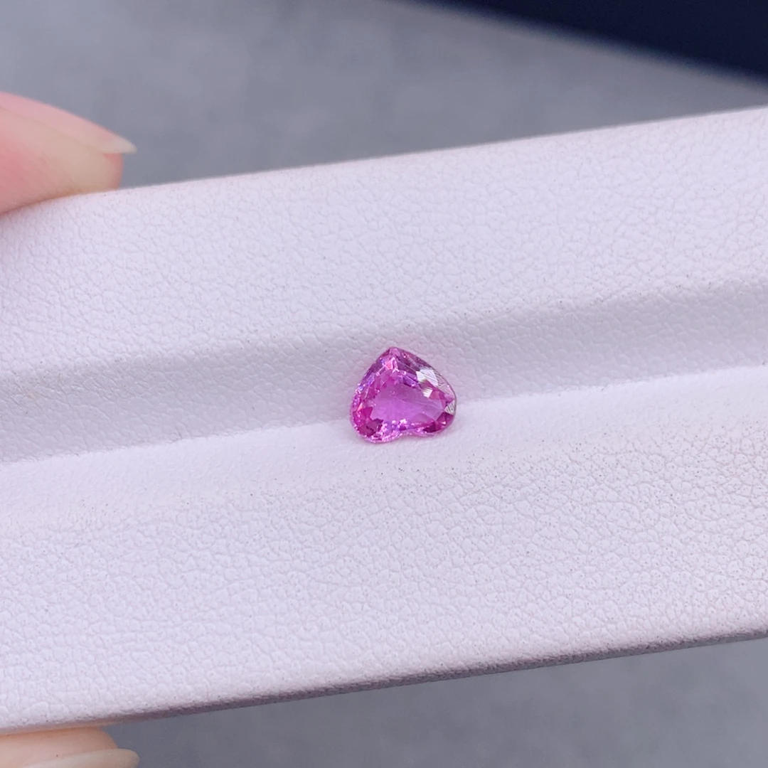 蓝宝石裸石1.01克拉无烧粉蓝宝
