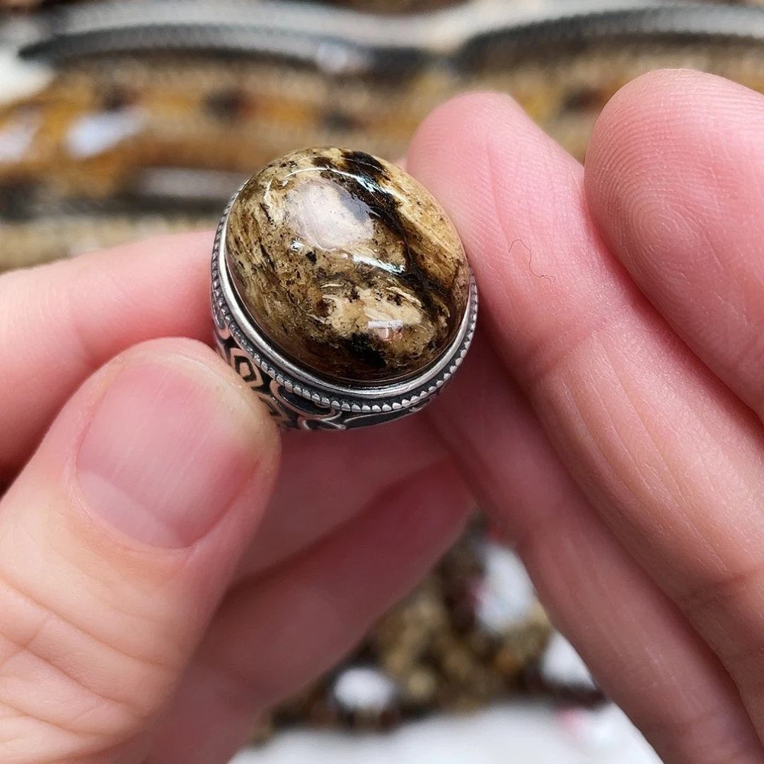 未镶嵌琥珀裸石大