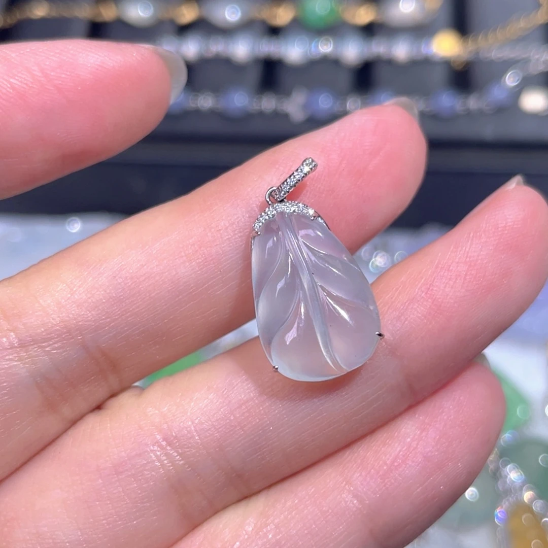 颈饰18K金镶嵌翡翠翡翠
