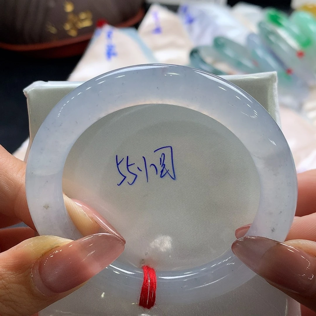 H***淇翡翠手镯未镶嵌55.1圆