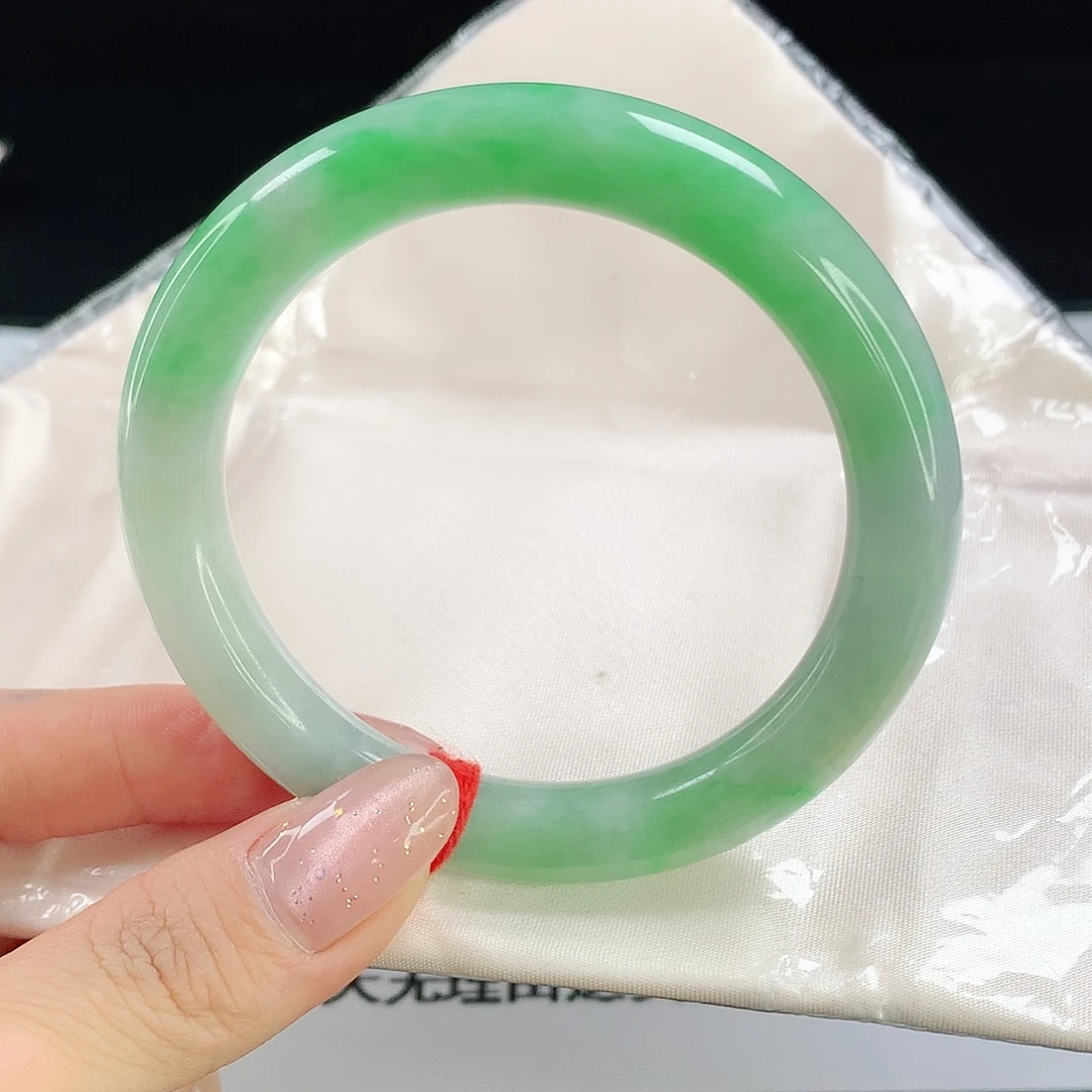 翡翠手镯未镶嵌130翡翠