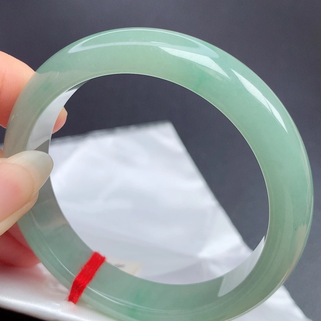 翡翠手镯未镶嵌57.8圈口