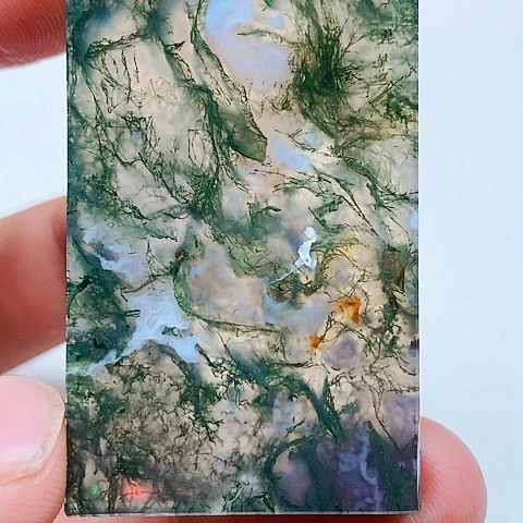 玛瑙/玉髓颈饰未镶嵌?