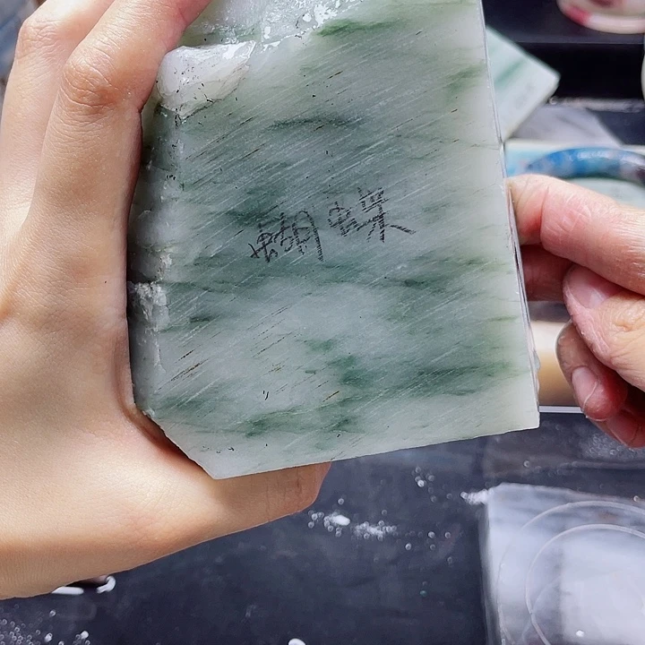 颈饰未镶嵌石英质玉定制