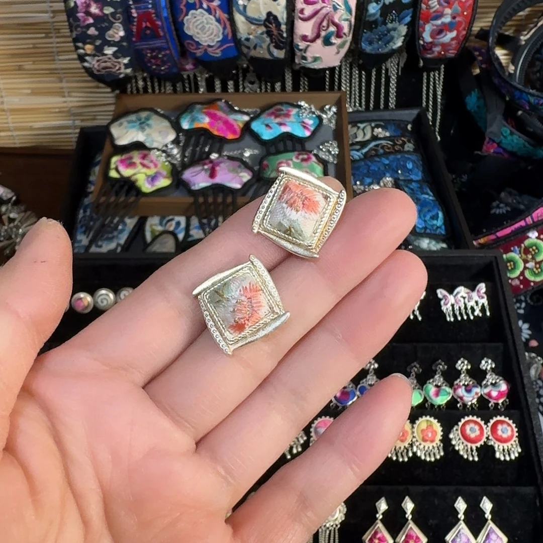 青****织绣民族风刺绣耳钉