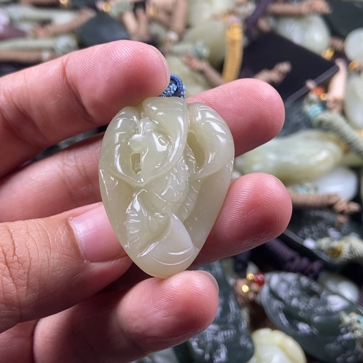 和田玉未镶嵌颈饰