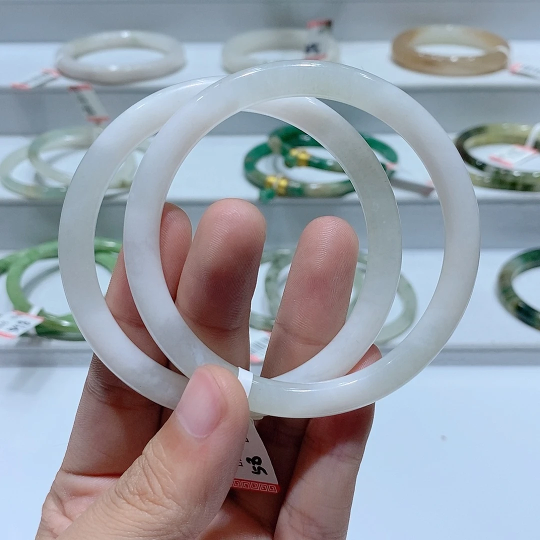 独山玉未镶嵌手镯