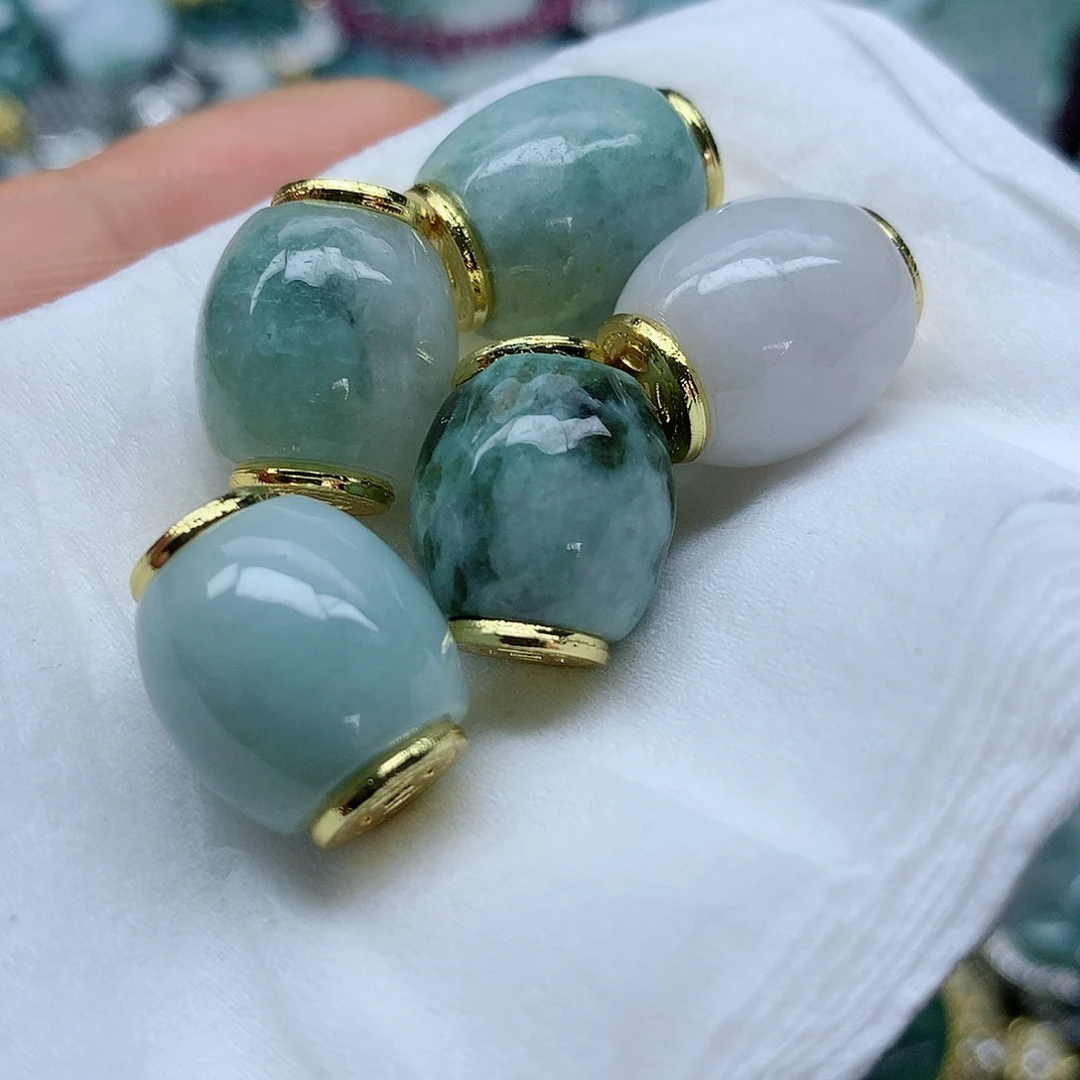 翡翠颈饰未镶嵌手串