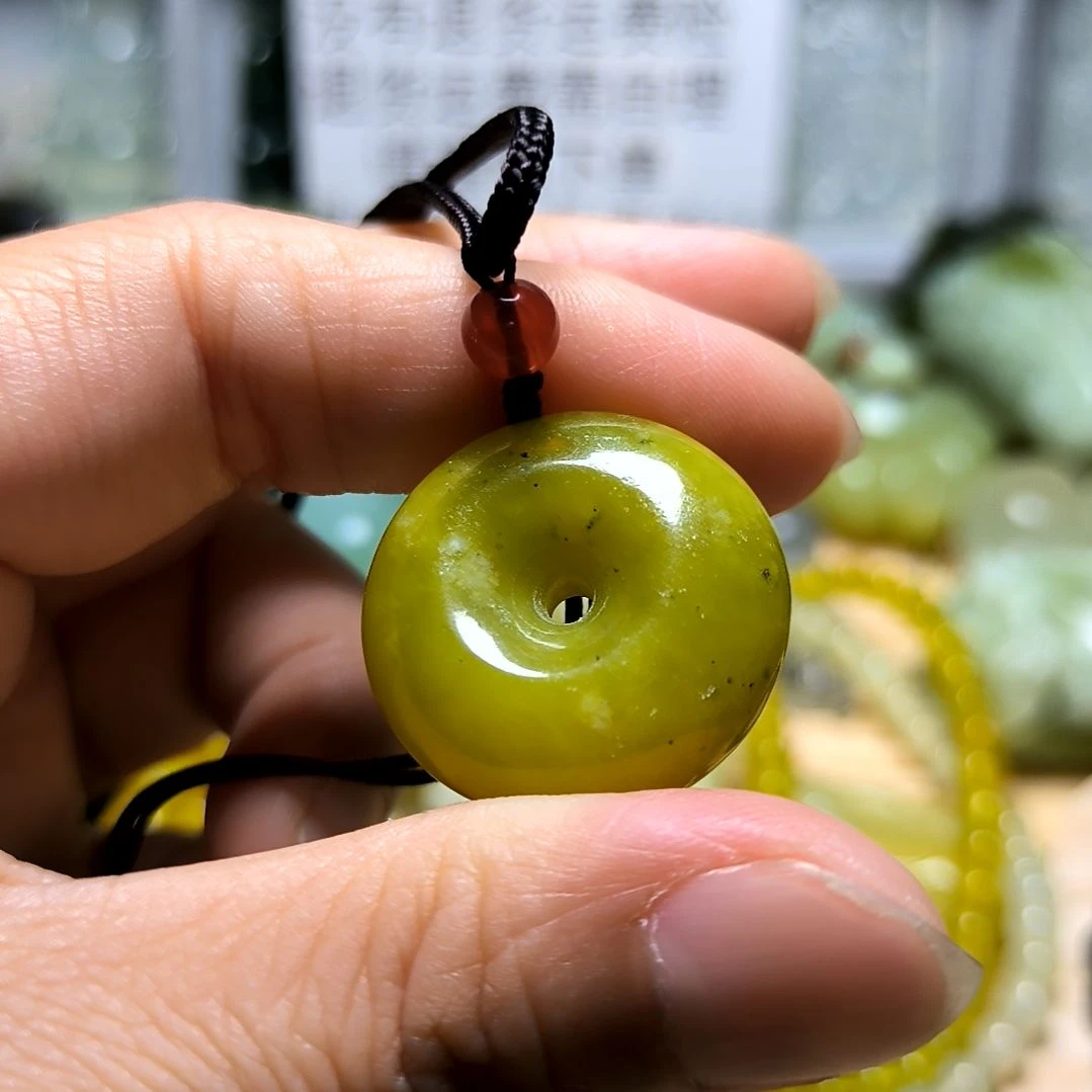 用***8蛇纹石玉未镶嵌颈饰