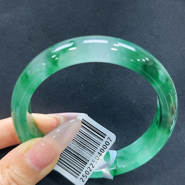 未镶嵌手镯石英质玉（非洲翠）