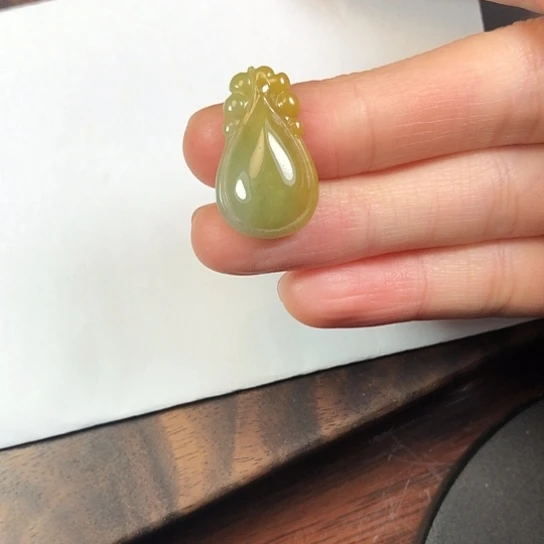 翡翠未镶嵌颈饰缅甸A货，每天下午1点半开播