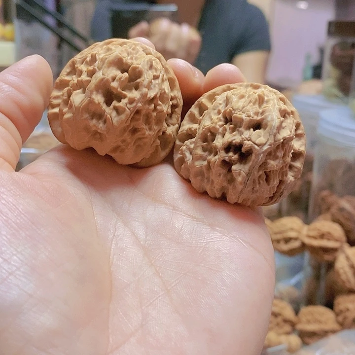 【闪购商品】文玩核桃把件40.5白狮子大肚子