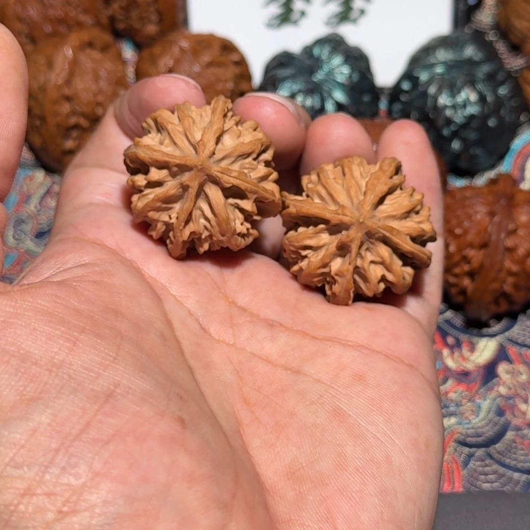 把件文玩核桃2027岐山四棱，尺寸33 33 34