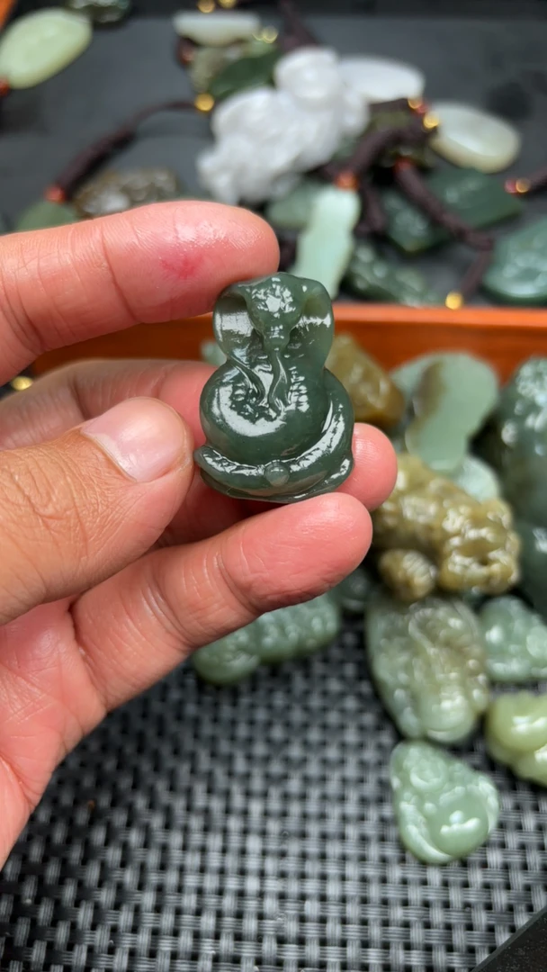 保真和田玉蛇时尚吊坠百搭精雕拍一发一手工精致气质