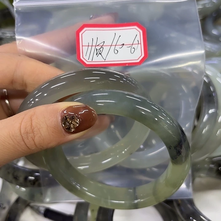 ∵***然蛇纹石玉未镶嵌岫玉手镯