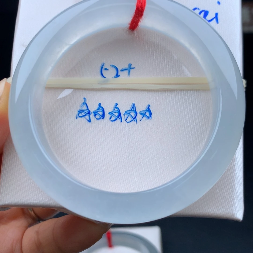 翡翠手镯未镶嵌小六一开品相