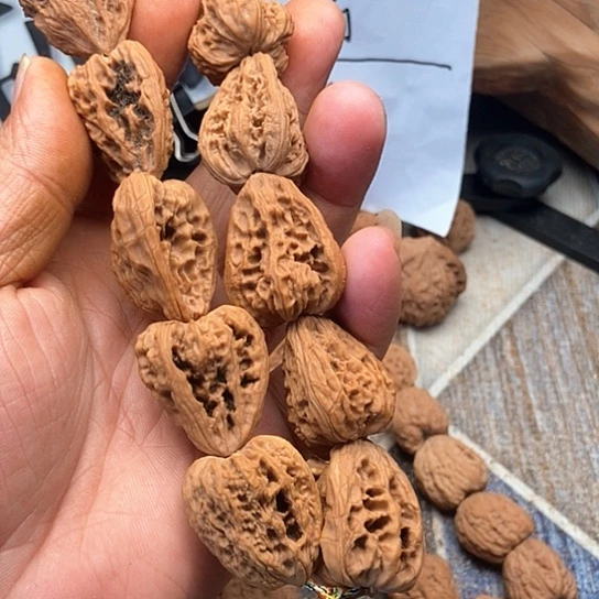 毅***哥吊坠文玩核桃南疆