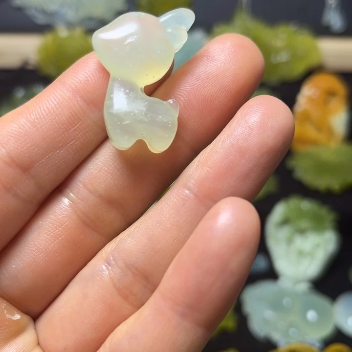 蛇纹石玉未镶嵌颈式