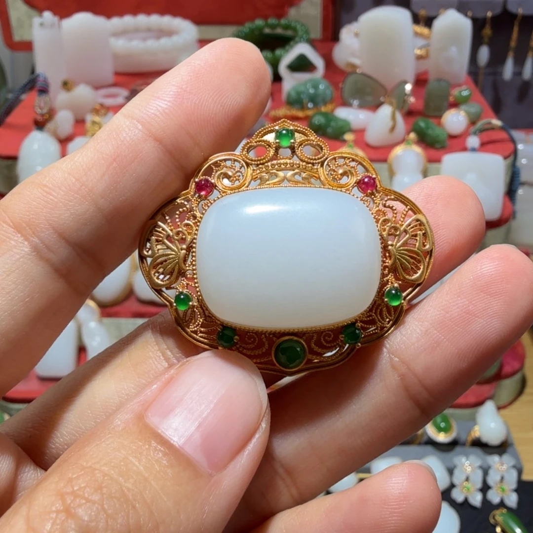 和田玉18K金镶嵌颈饰