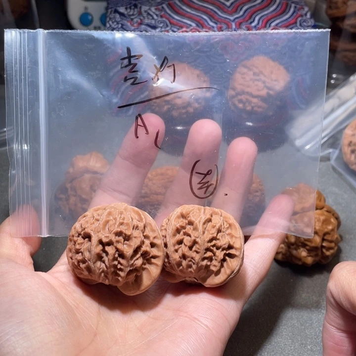 文玩核桃吊坠宫灯