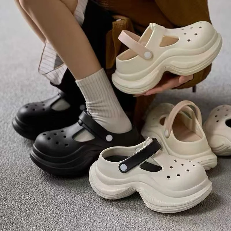 688软软的增高洞洞鞋女新款厚底增高休闲运动鞋百搭透气防滑凉鞋