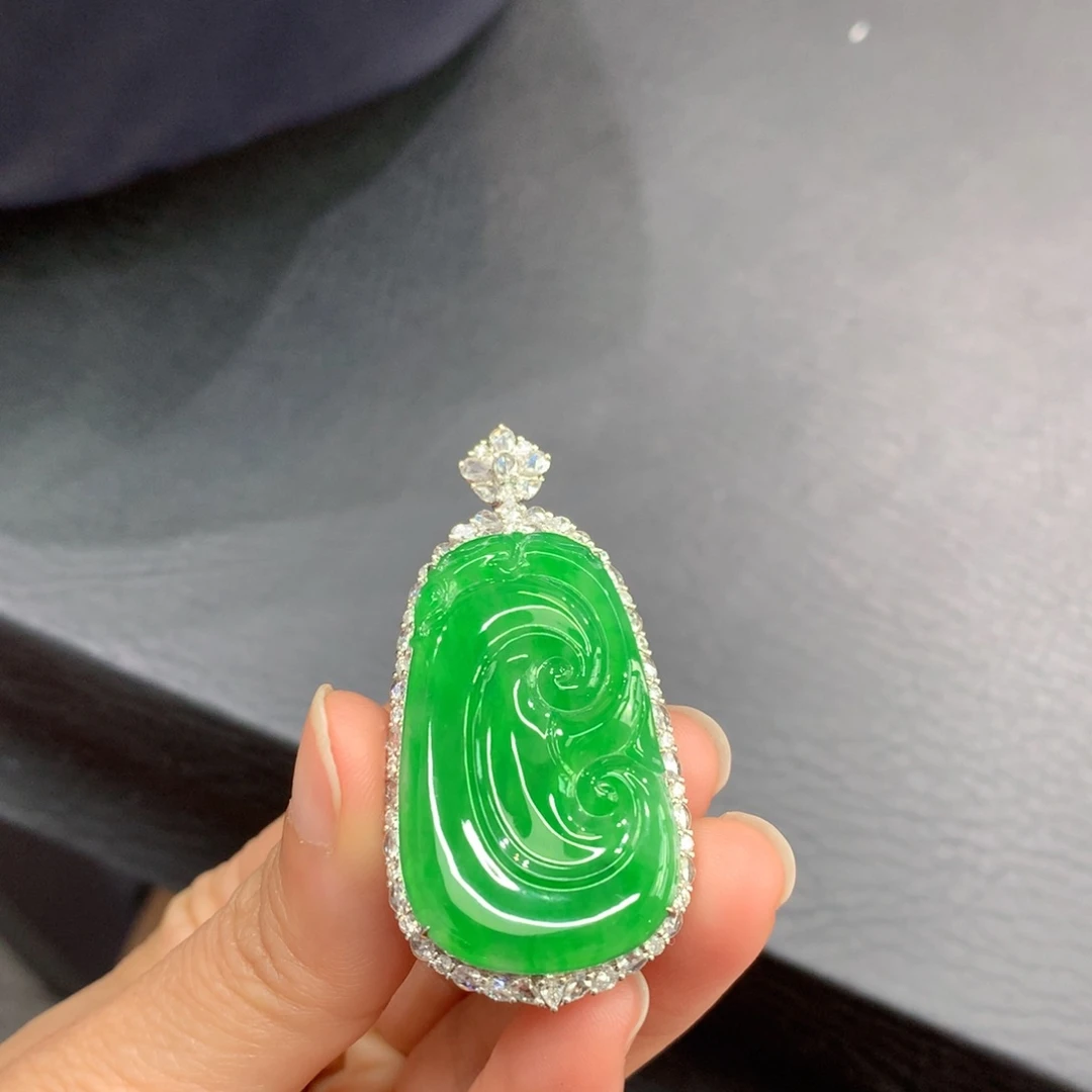 吊坠(不含链)18K金镶嵌翡翠