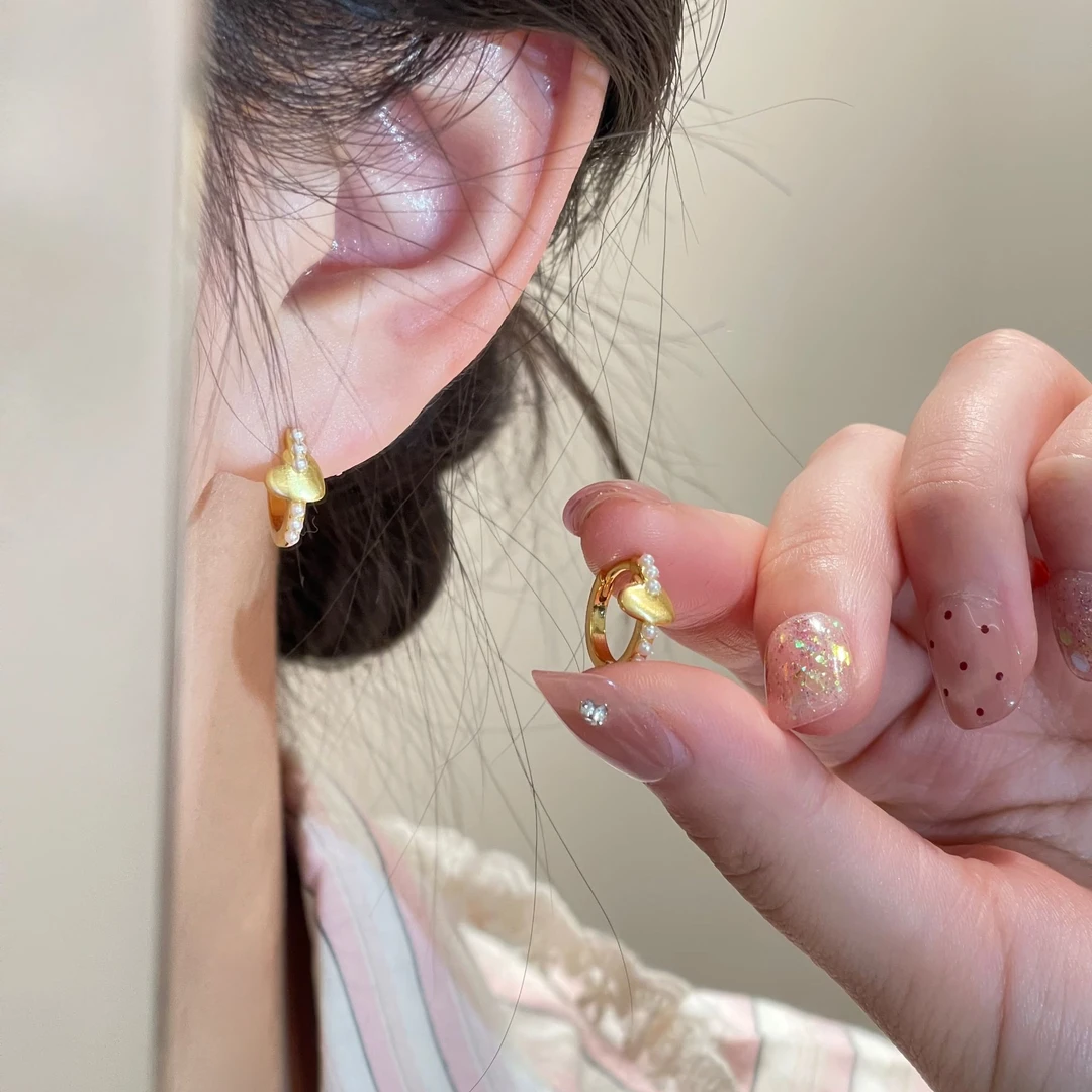 气质爱心米珠轻奢耳扣精致百搭小众设计感耳饰R2539