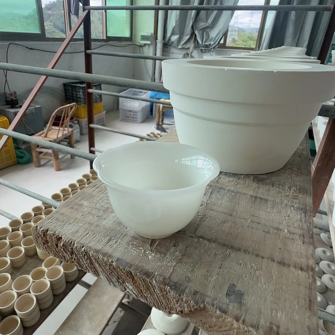 璞玉纯白花瓣杯子容量约35毫升