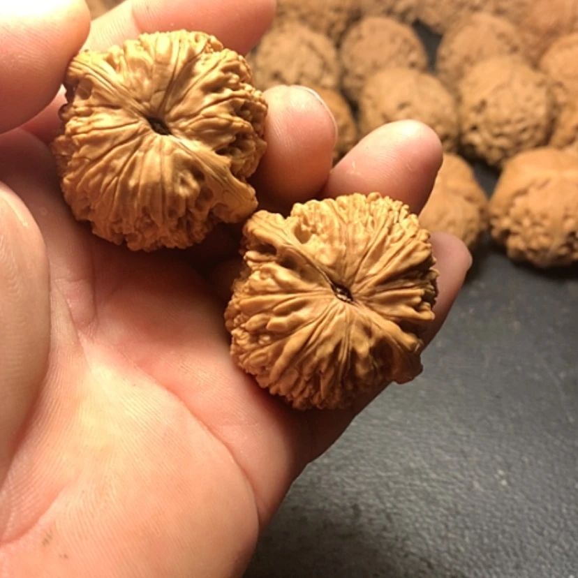 【闪购商品】文玩核桃把件贾*麻墩