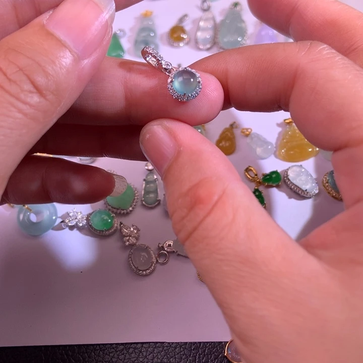 翡翠银S925镀金镶嵌颈饰