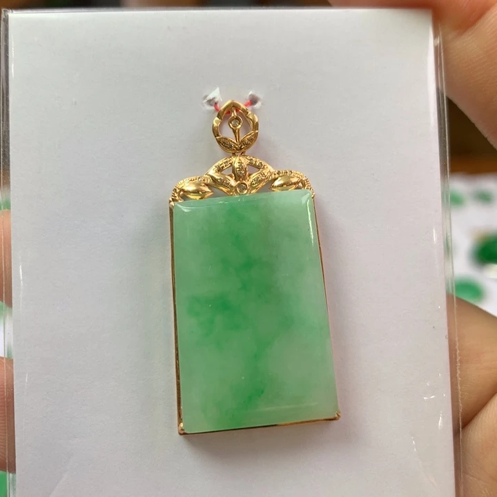颈饰18K金镶嵌翡翠翡翠吊坠