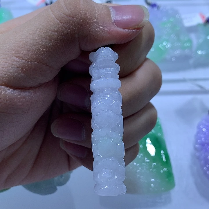 翡翠未镶嵌颈饰天然翡翠A货吊坠