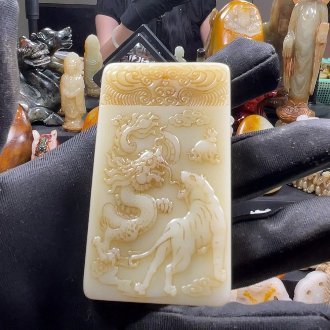 感****和田玉未镶嵌挂件