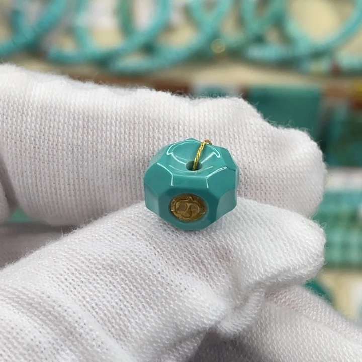 绿松石未镶嵌挂件