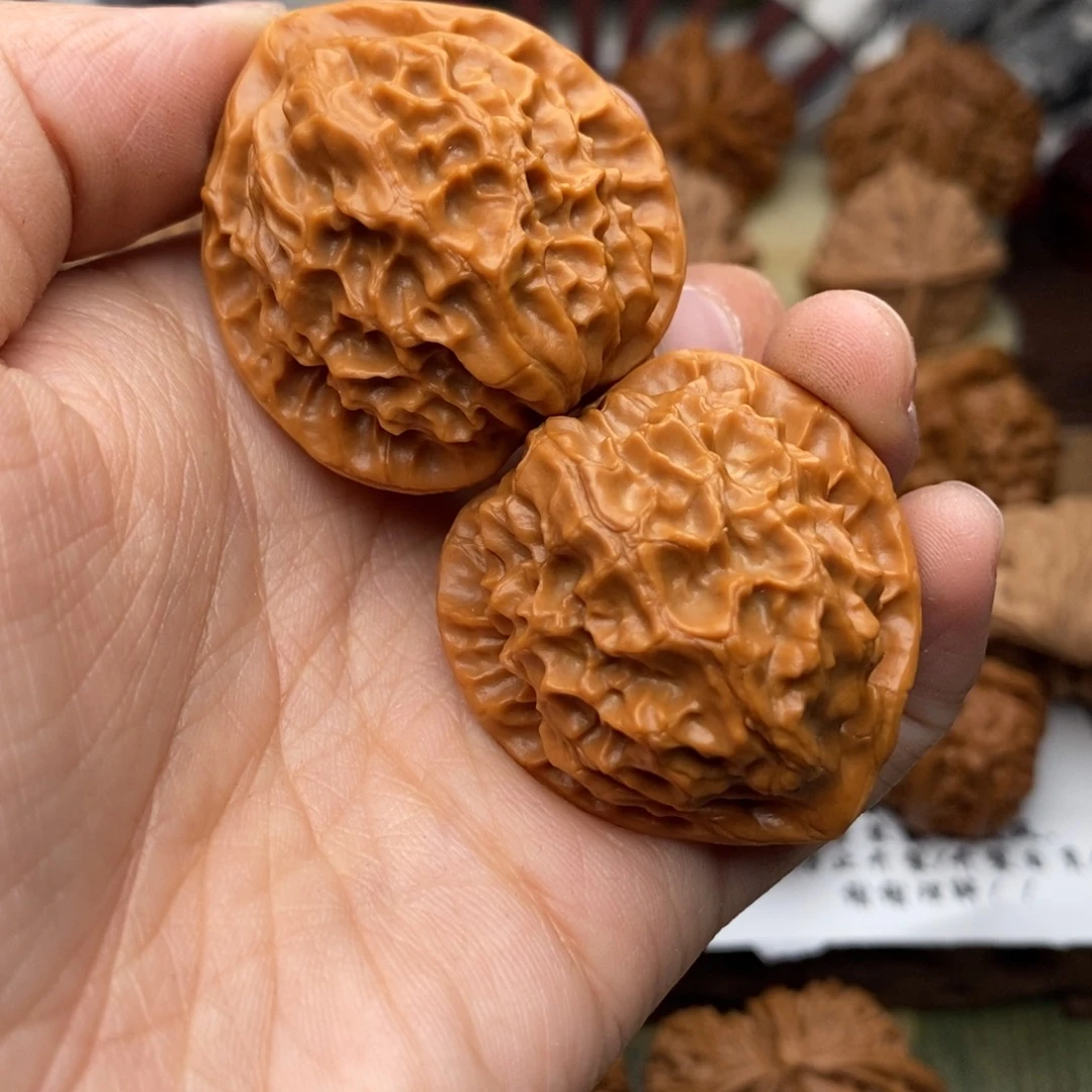 文玩核桃把件313号35.5龙鳞