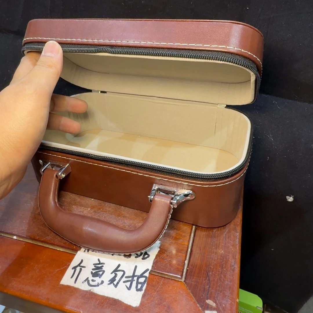 微瑕疵介意勿拍陶瓷器皿S664
