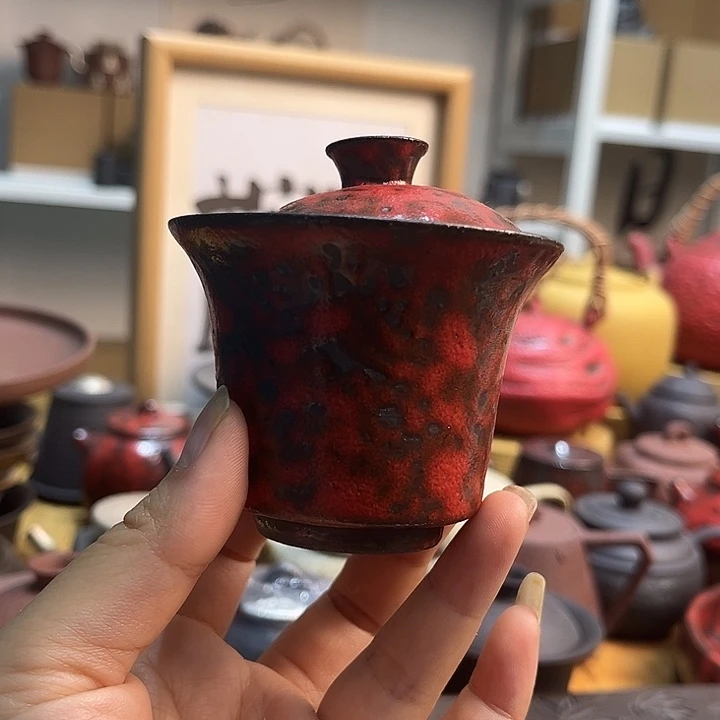 正品店老板一名自称来自