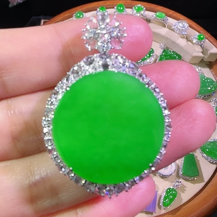 翡翠18K金镶嵌吊坠(不含链)