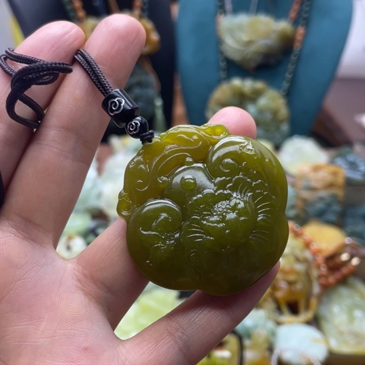 蛇纹石玉合金颈饰
