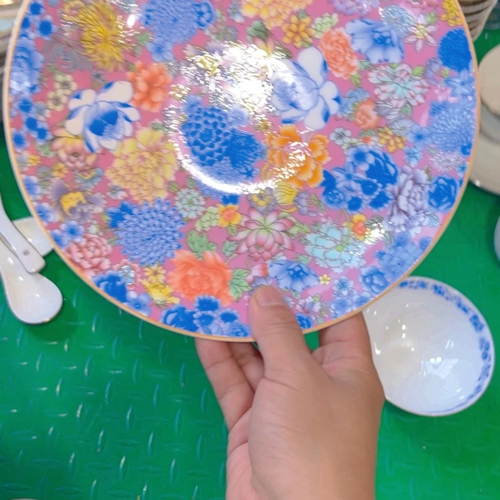 瓷片珐琅彩万花八寸深盘两个