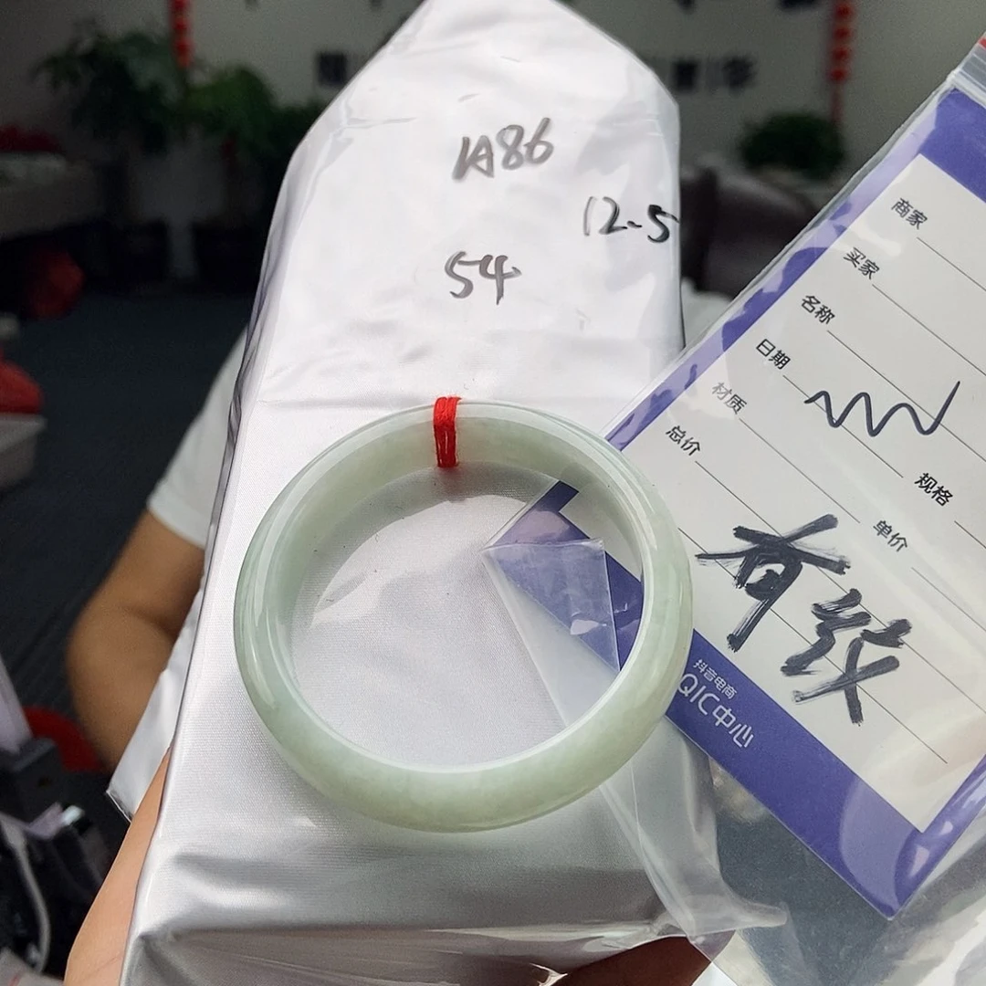 翡翠手镯未镶嵌颜色多样性发拍一发一