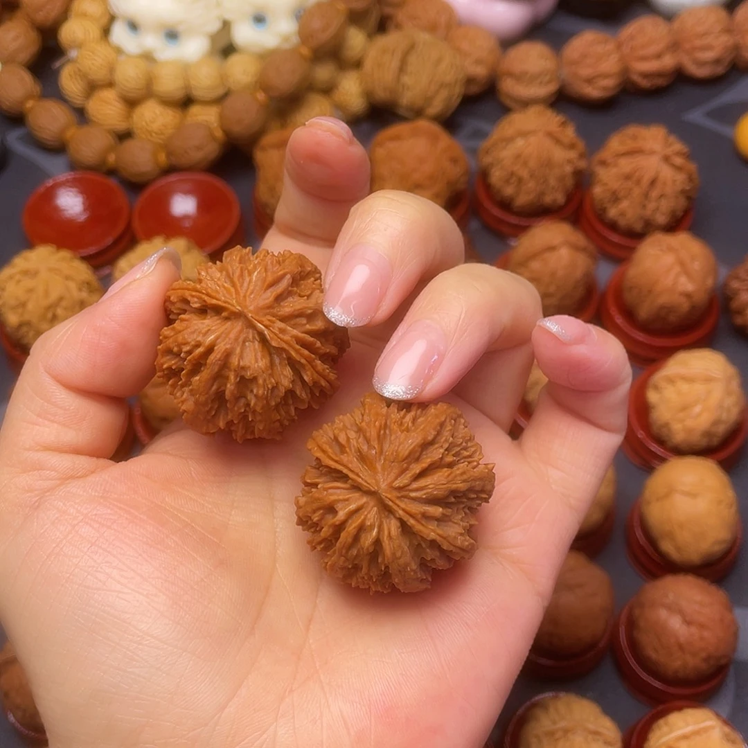 b***u文玩核桃把件满天星