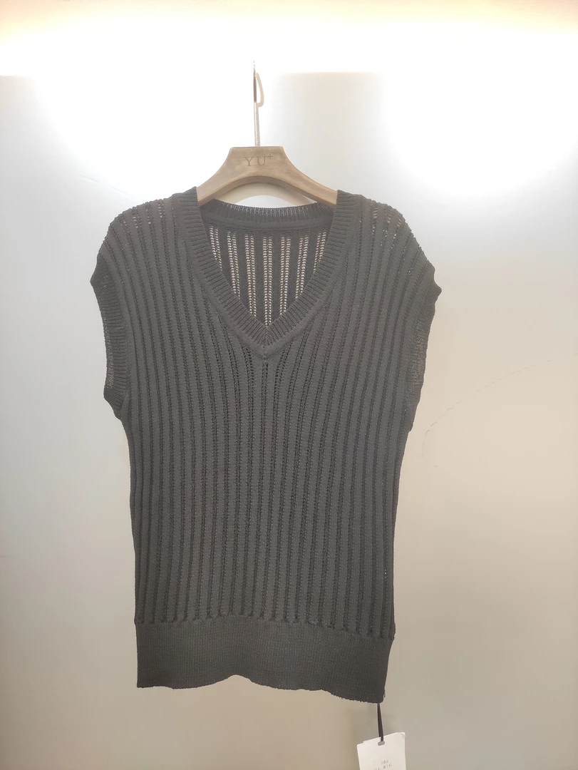 静姐  新款百搭V领针织镂空无袖袖上衣 25124