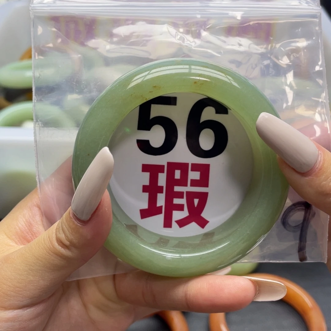 未镶嵌手镯石英质玉