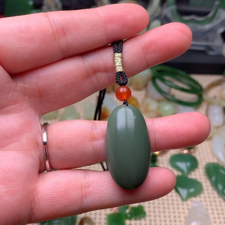 和田玉颈饰未镶嵌金***橱