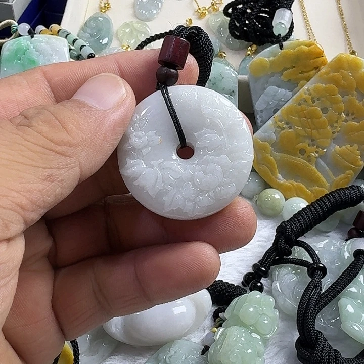 翡翠未镶嵌颈饰缅甸A货翡翠平安扣