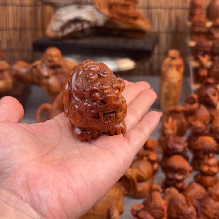 落***辰太行崖柏手把件的设计和制作