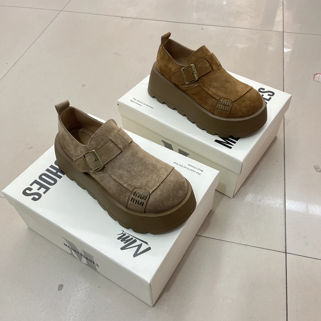 326女士时尚博肯鞋